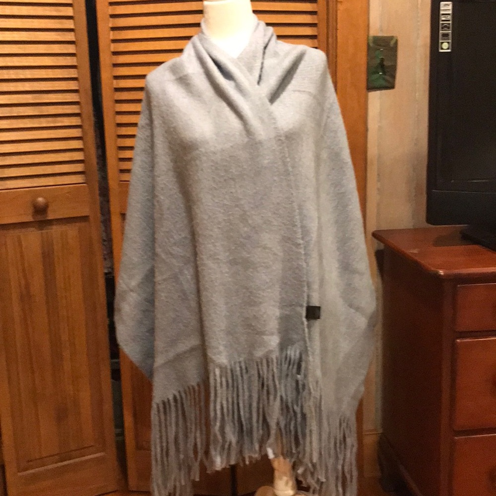 Ann Taylor Wrap with tag removed